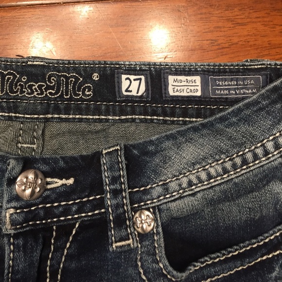 Miss Me Crop Jeans - Picture 4 of 4